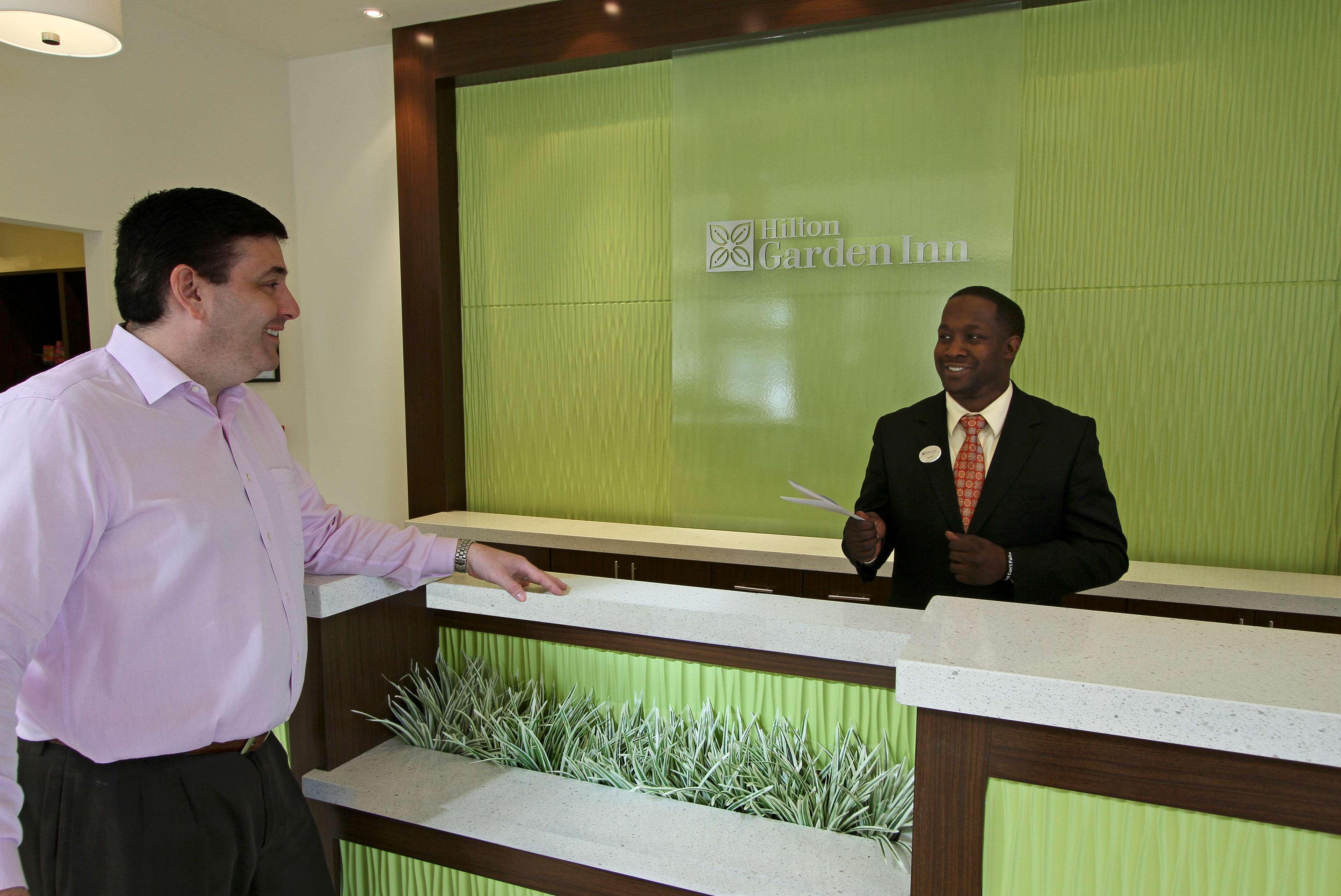 Hilton Garden Inn Covington/Mandeville Interior foto